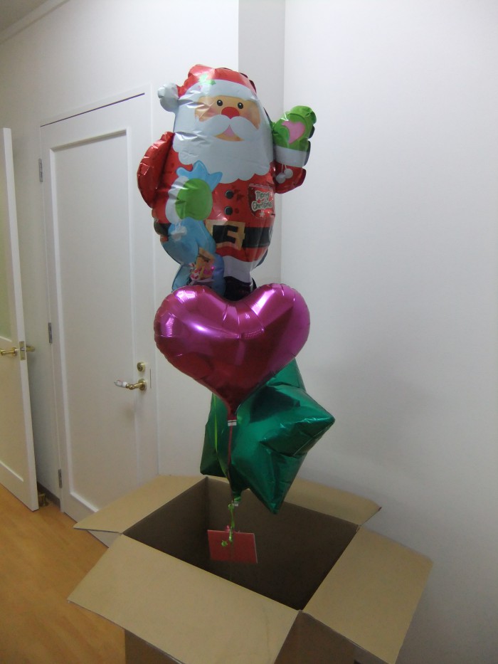 「メリークリスマス！」サンタクロースが夢とプレゼントを運んでくれます☆☆